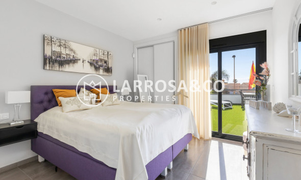 Reventa - Chalet - Torrevieja - Rosaleda