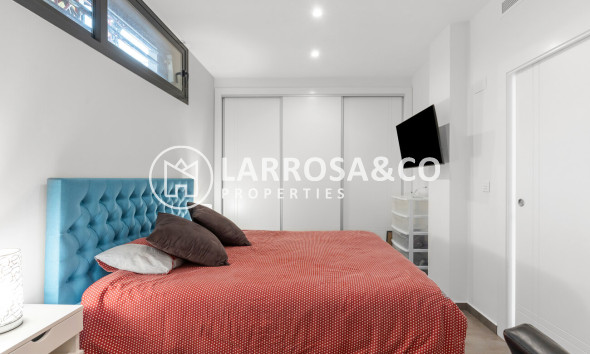 Reventa - Chalet - Torrevieja - Rosaleda