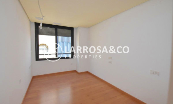 Herverkoop - Apartment - Torrevieja - Centro - Muelle Pesquero