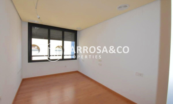 Herverkoop - Apartment - Torrevieja - Centro - Muelle Pesquero
