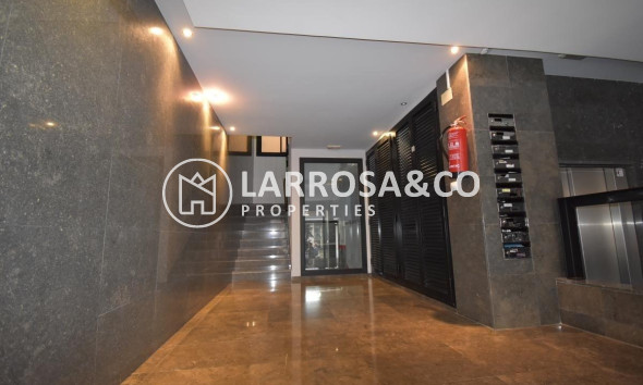 Herverkoop - Apartment - Torrevieja - Centro - Muelle Pesquero