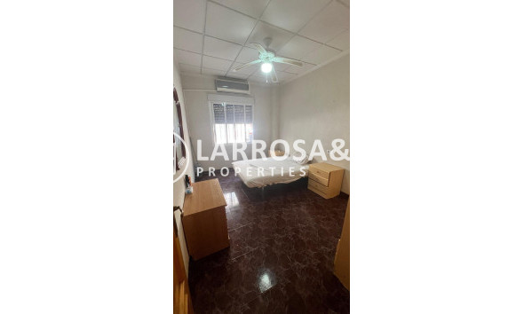 Resale - Semi-detached house - Torrevieja - Estacion de autobuses