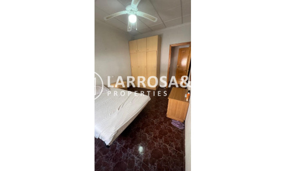 Resale - Semi-detached house - Torrevieja - Estacion de autobuses