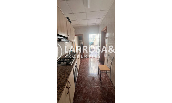 Resale - Semi-detached house - Torrevieja - Estacion de autobuses