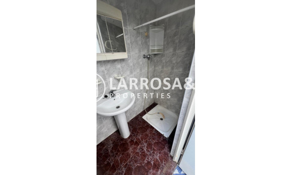 Resale - Semi-detached house - Torrevieja - Estacion de autobuses