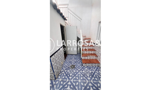 Resale - Semi-detached house - Torrevieja - Estacion de autobuses