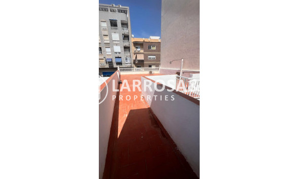 Resale - Semi-detached house - Torrevieja - Estacion de autobuses