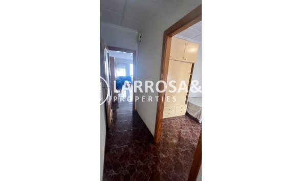 Resale - Semi-detached house - Torrevieja - Estacion de autobuses