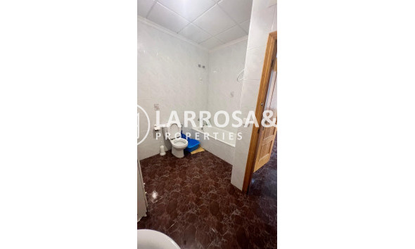 Resale - Semi-detached house - Torrevieja - Estacion de autobuses