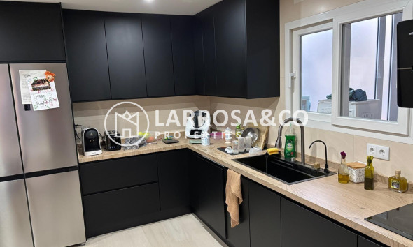 Resale - Apartment - Torrevieja - Centro