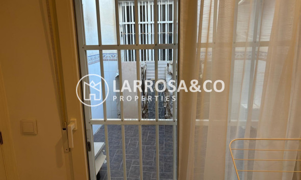 Resale - Apartment - Torrevieja - Centro