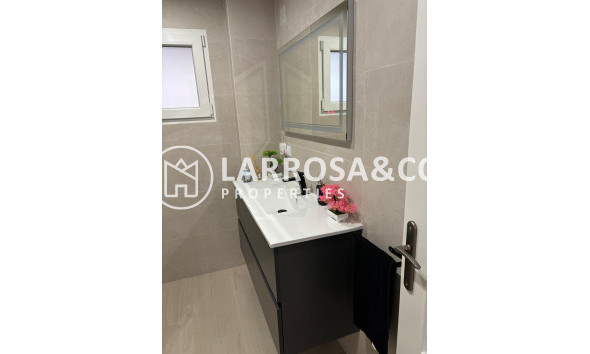 Resale - Apartment - Torrevieja - Centro