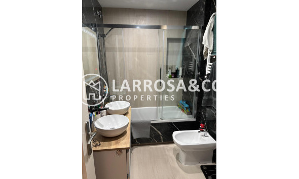 Resale - Apartment - Torrevieja - Centro