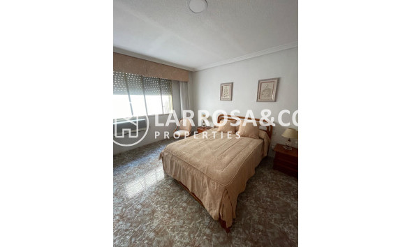 Resale - Apartment - Torrevieja - Centro