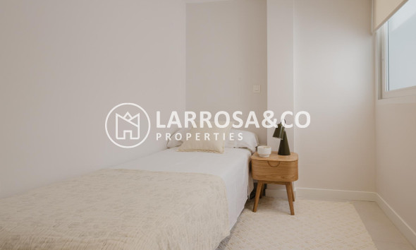 Herverkoop - Apartment - Torrevieja - Playa del Acequión