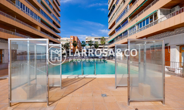 Herverkoop - Apartment - Torrevieja - Playa del Acequión