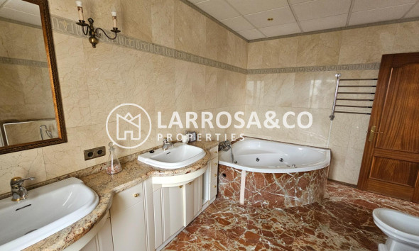 Resale - Detached House/Villa - Torrevieja - El chaparral