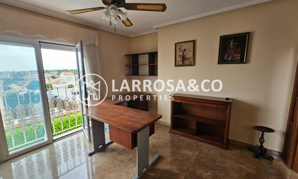 Resale - Detached House/Villa - Torrevieja - El chaparral