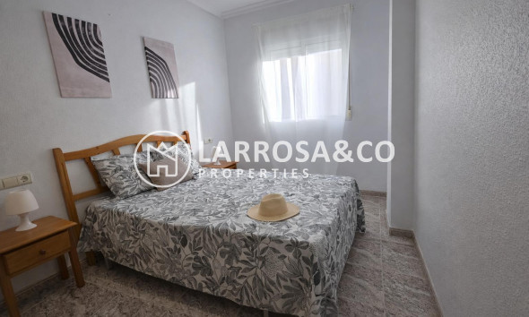 Resale - Apartment - Torrevieja - Centro - Muelle Pesquero