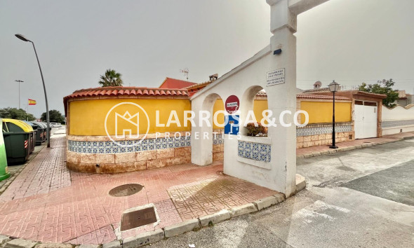 A Vendre - Villa - Torrevieja - Los Balcones - Los Altos del Edén