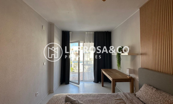 Вторичный рынок - Бунгало - Торревьеха - Лос Балконес