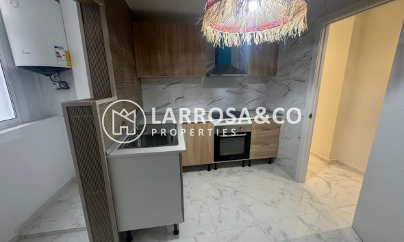 Resale - Apartment - Torrevieja - Muelle Pesquero