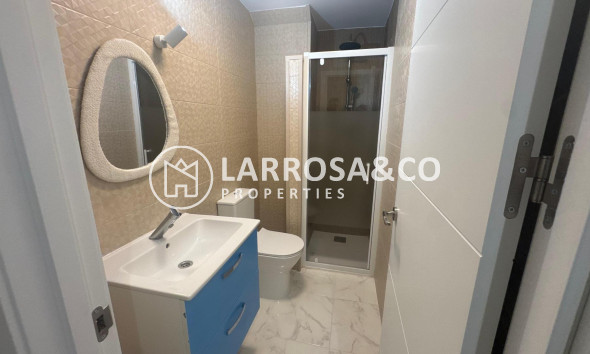 Resale - Apartment - Torrevieja - Muelle Pesquero