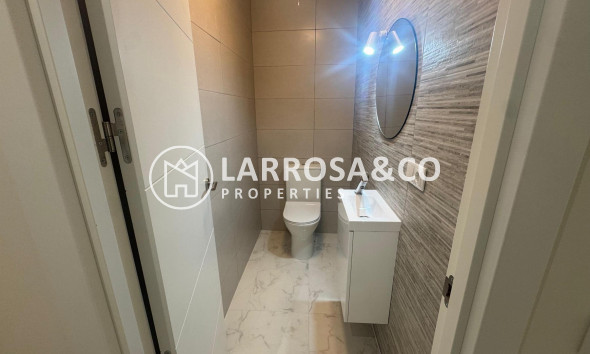 Resale - Apartment - Torrevieja - Muelle Pesquero