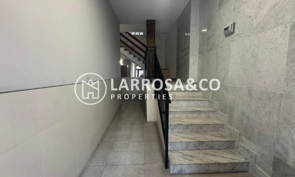 Resale - Apartment - Torrevieja - Muelle Pesquero