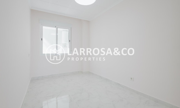 Reventa - Apartamento - Torrevieja - Playa del Acequión