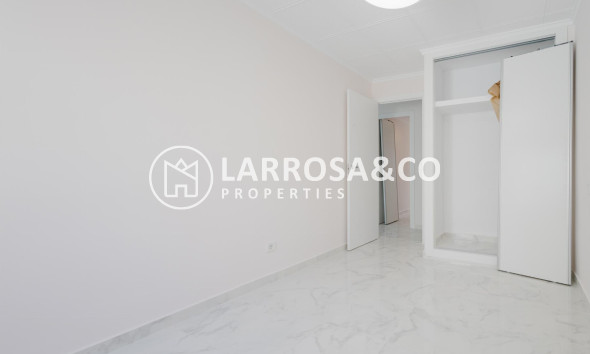 Reventa - Apartamento - Torrevieja - Playa del Acequión