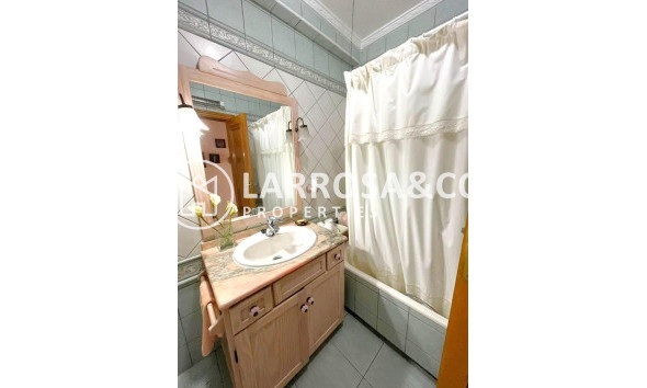 Herverkoop - Apartment - Torrevieja - Estacion de autobuses