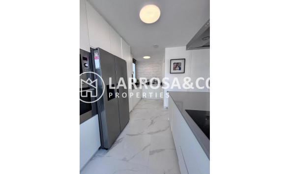 Resale - Detached House/Villa - Villamartín - Costa Blanca