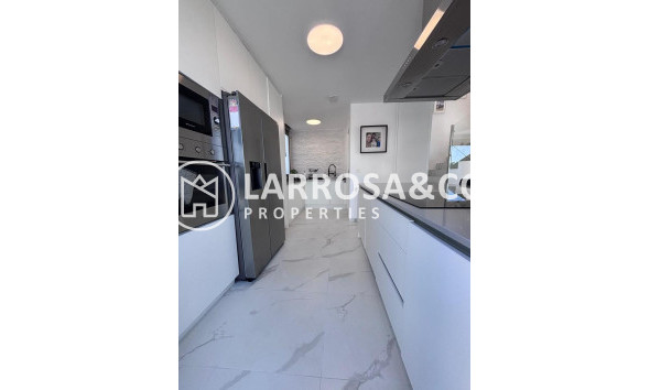 Resale - Detached House/Villa - Villamartín - Costa Blanca