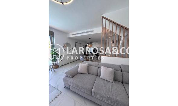 Resale - Detached House/Villa - Villamartín - Costa Blanca