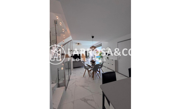 Resale - Detached House/Villa - Villamartín - Costa Blanca