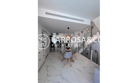 Resale - Detached House/Villa - Villamartín - Costa Blanca