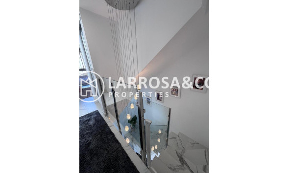 Resale - Detached House/Villa - Villamartín - Costa Blanca