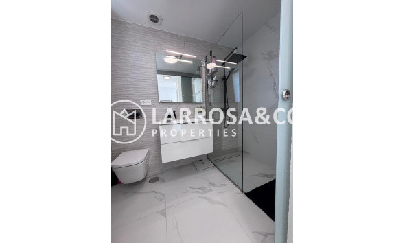 Resale - Detached House/Villa - Villamartín - Costa Blanca