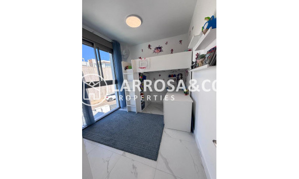 Resale - Detached House/Villa - Villamartín - Costa Blanca