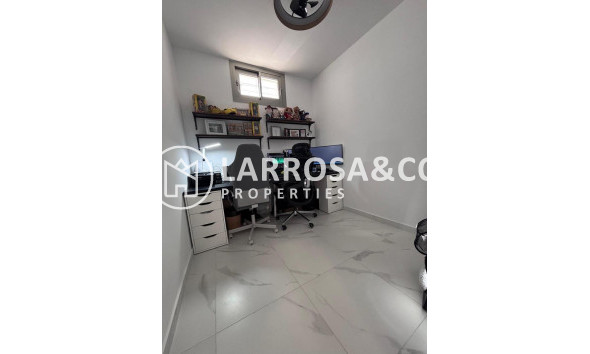 Resale - Detached House/Villa - Villamartín - Costa Blanca