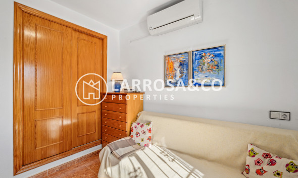Resale - Semi-detached house - La Marina - Costa Blanca
