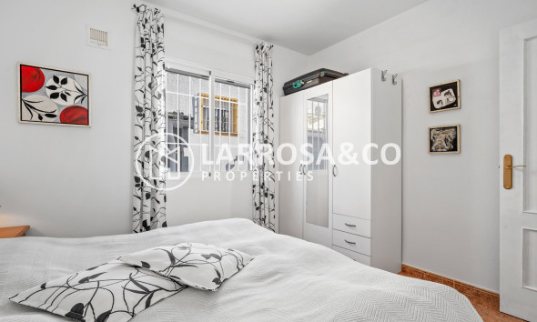 Resale - Semi-detached house - La Marina - Costa Blanca