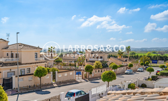 Resale - Semi-detached house - La Marina - Costa Blanca