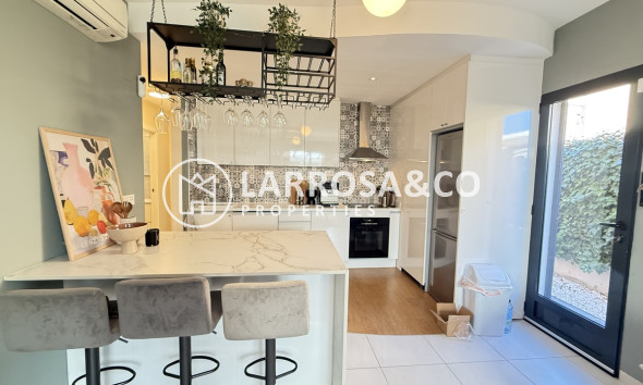 Resale - Detached House/Villa - La Zenia - Costa Blanca