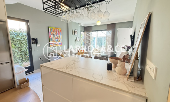 Resale - Detached House/Villa - La Zenia - Costa Blanca