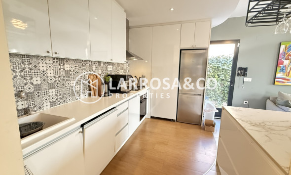 Resale - Detached House/Villa - La Zenia - Costa Blanca