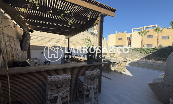 Resale - Detached House/Villa - La Zenia - Costa Blanca