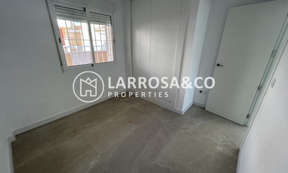 Resale - Apartment - Pilar de la Horadada - Costa Blanca