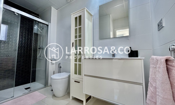 Resale - Detached House/Villa - Villamartín - Costa Blanca